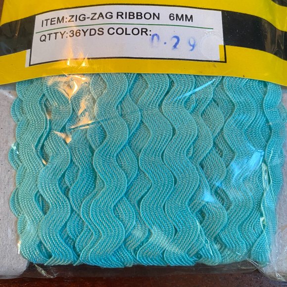 Soft Aqua 6mm Ric Rac - Picture 2 of 2